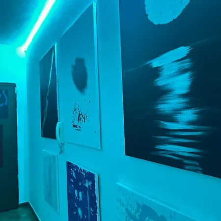 بيت ضيافة Art Gallery تيرانا